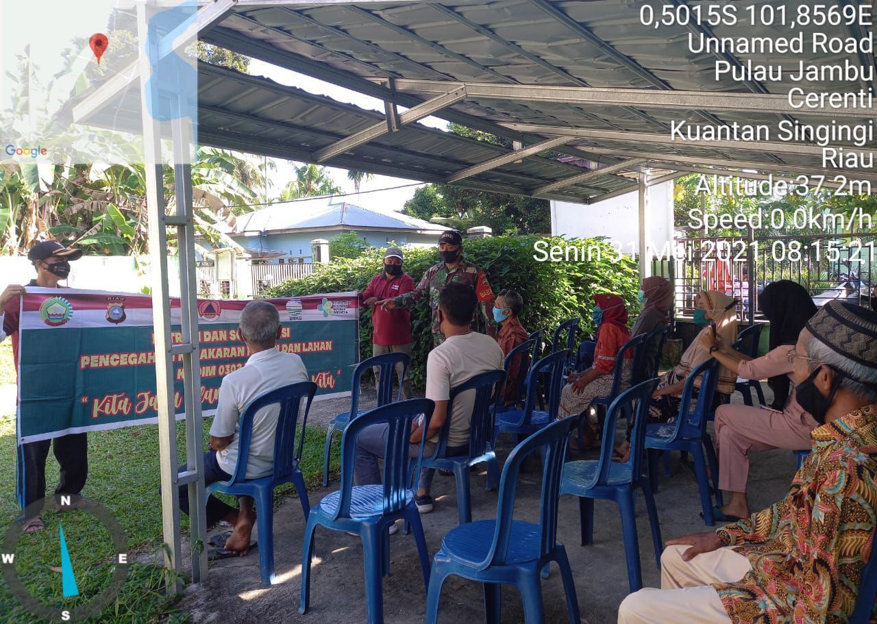 Babinsa Koramil 06/Cerenti Gencarkan Sosialisasi Karhutla Kepada Masyarakat