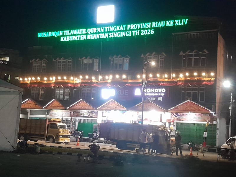 Astaka Utama MTQ Riau ke-44 di Teluk Kuantan Mulai Jadi Magnet Swafoto Warga