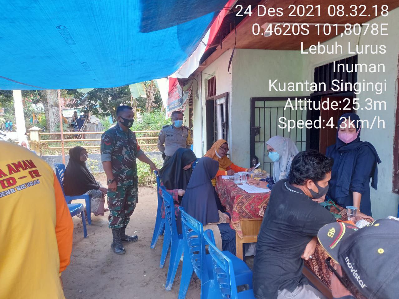 Babinsa Koramil 06/Cerenti Kodim 0302/Inhu Melaksanakan Vaksin Di Lebuh Lurus Kecamatan Inuman