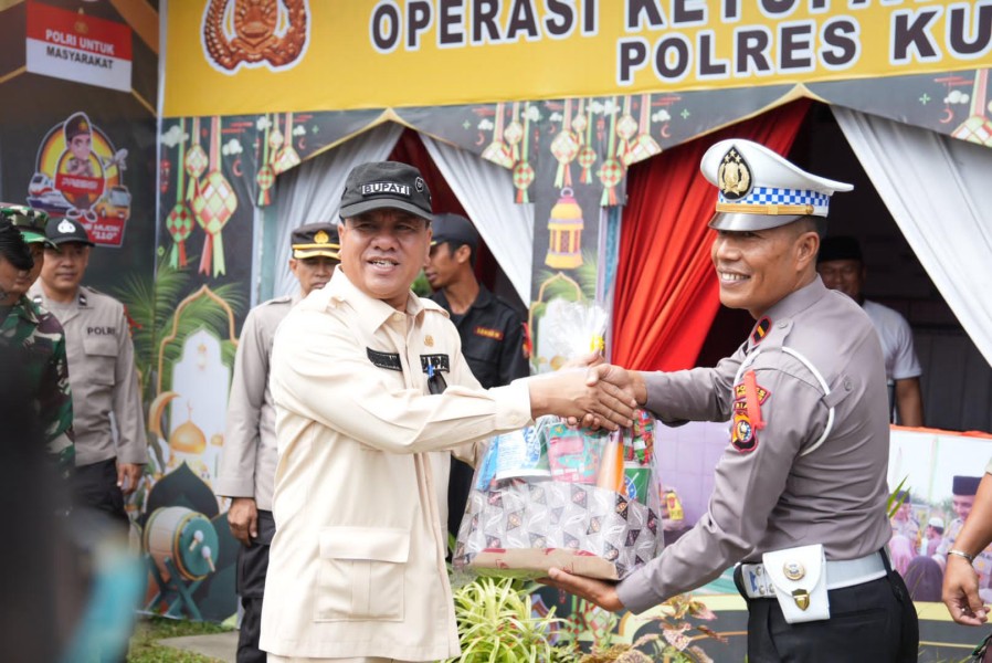 Pastikan Arus Lebaran Berlangsung Lancar;  Bupati Dan Kapolres  Sambangi Pos Pam Lebaran