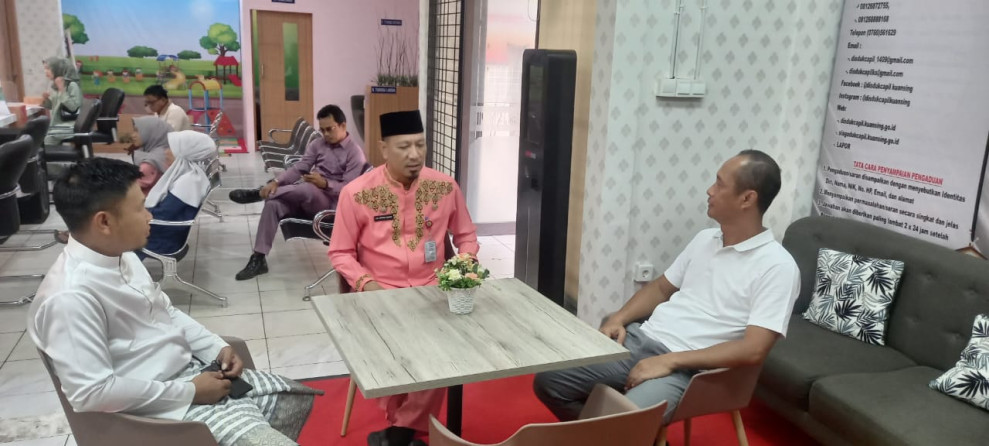 Dukung Program KTP Digital;  Kajari Kuansing Lakukan Aktivasi IKD Digital