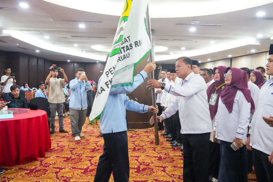 Suhardiman Hadiri Pelantikan Pengurus Badan Eksekutif Mahasiswa (BEM) dan Pengurus Ikatan Alumni Fakultas Keguruan dan Ilmu Pendidikan (FKIP) Universitas Riau 