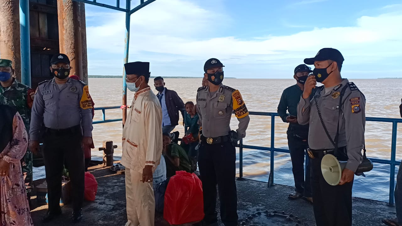 Bersama TNI dan Syahbandar, Polsek Kuala Kampar Operasi Yustisi di Pelabuhan