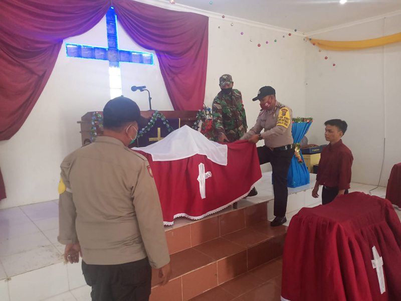 Polsek Bunut Laksanakan Giat Sterilisasi dan Pengamanan di Gereja