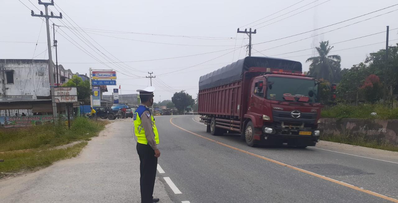 Antisipasi Laka Lantas, Polsek Bandar Sei Kijang Lalukan Patroli dan Atur Lalin di Lintim