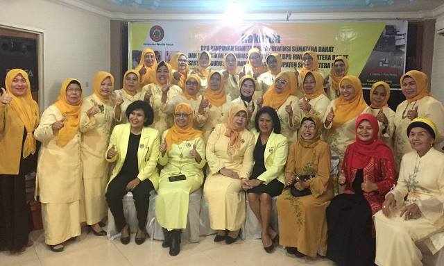 Ketua Himpunan Wanita Karya se-Sumatera Barat Dilantik