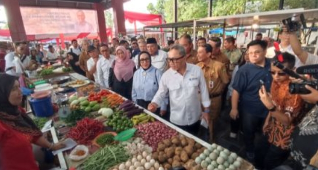 Resmikan Pasar Rakyat di Pekanbaru, Zulkifli Hasan: Pasar Tempat Berlatih Pengusaha