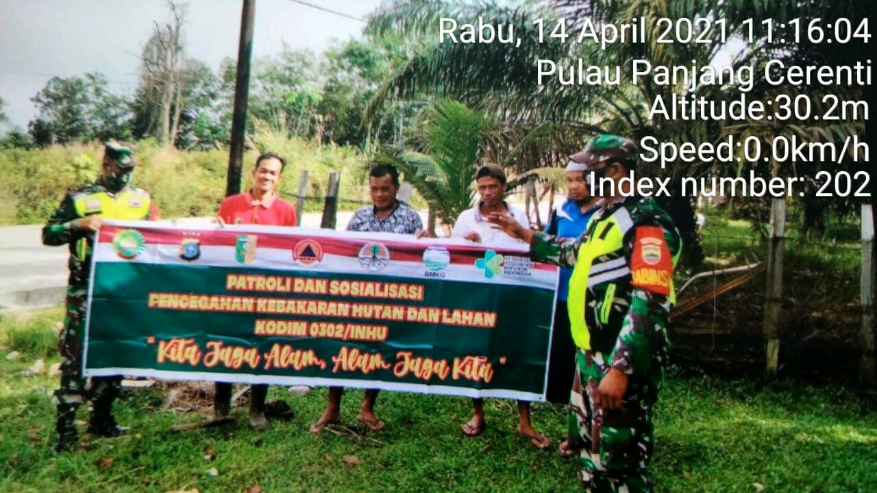 Antisipasi Karlahut Babinsa Koramil 06/Cerenti Kodim 0302/ Inhu Patroli Dan Sosialisasi