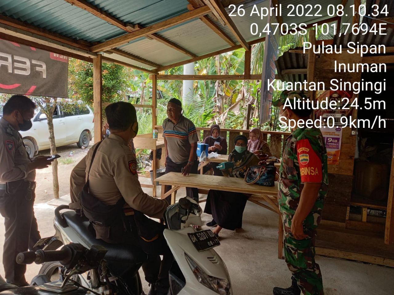 Babinsa Koramil 06/Cerenti Kodim 0302/Inhu Ajak Warga Akhiri Covid-19, Dengan Cara Disiplin Patuhi Prokes Dimanapun Beraktifitas