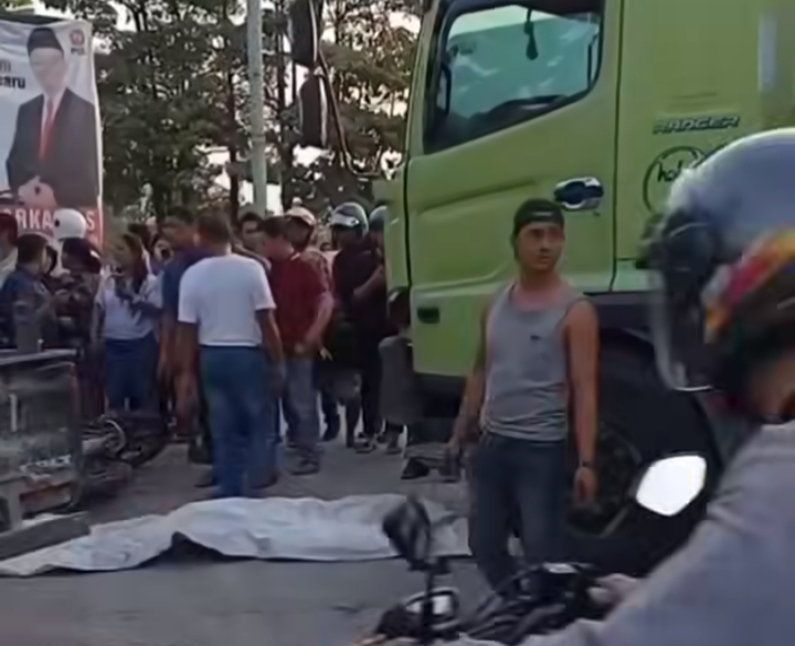 Pelajar 8 Tahun Tewas Telindas Truk Tangki di Jalan Siak II