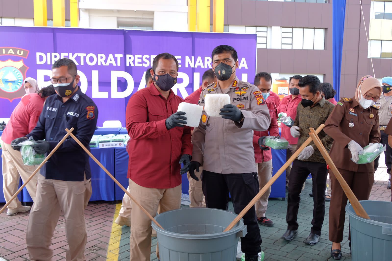 86 KG Lebih Sabu Dari 6 Orang Pelaku Dimusnahkan Polda Riau