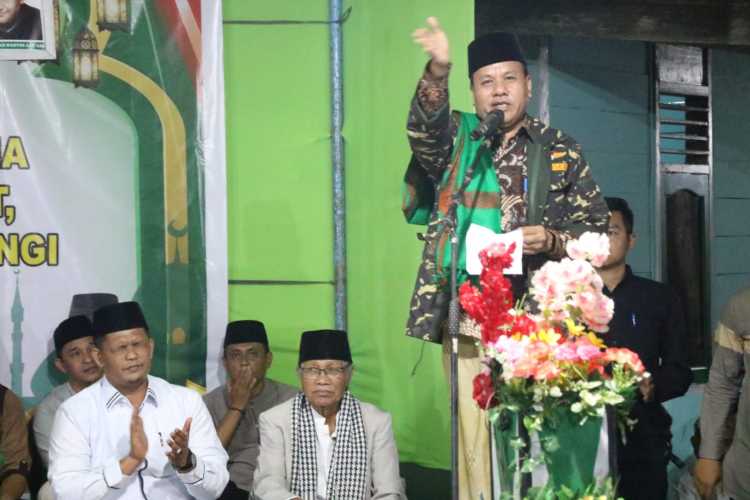 Menyambut Isra' Mi'Raj Dan Peringatan Satu Abad NU, Masyarakat Antusias Sambut Kedatangan Plt Bupati