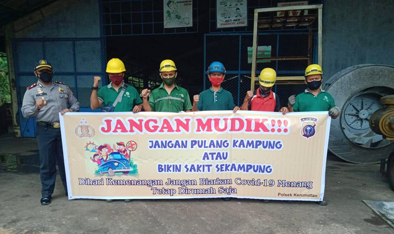 Kapolsek Kerumutan Sosialisasi Larangan Mudik Kepada Karyawan PT Sari Lembah Subur