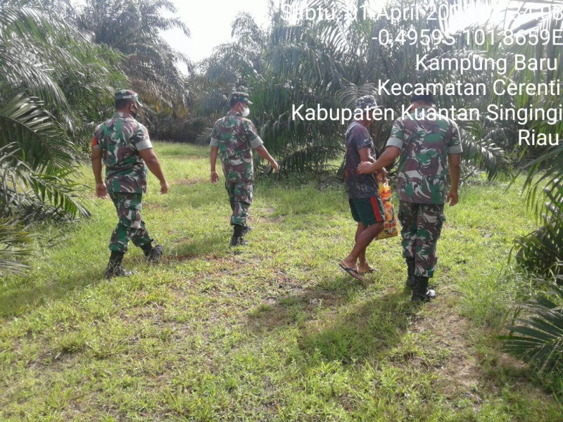 Babinsa Koramil 06/Cerenti Kodim 0302/Inhu Laksanakan Patroli Untuk Cegah Kebakaran Hutan Dan Lahan di Desa Kampung Baru Kecamatan Cerenti
