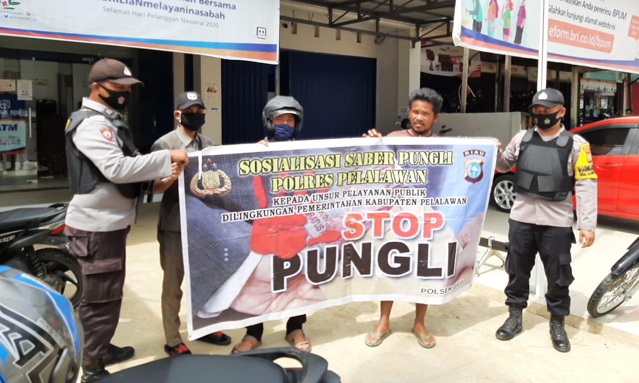 Polsek Ukui Sosialisasikan Saber Pungli Kepada Masyarakat