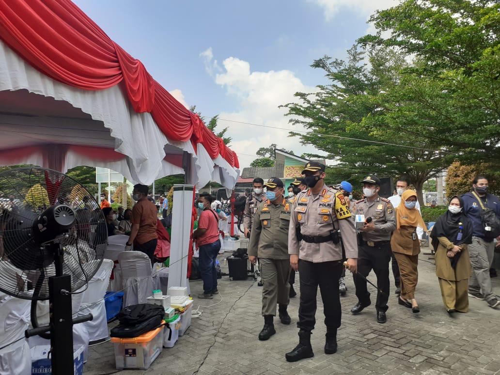 Siapkan 20 Unit Armada, Polda Riau Gelar Door To Door, Lakukan Vaksin Warga