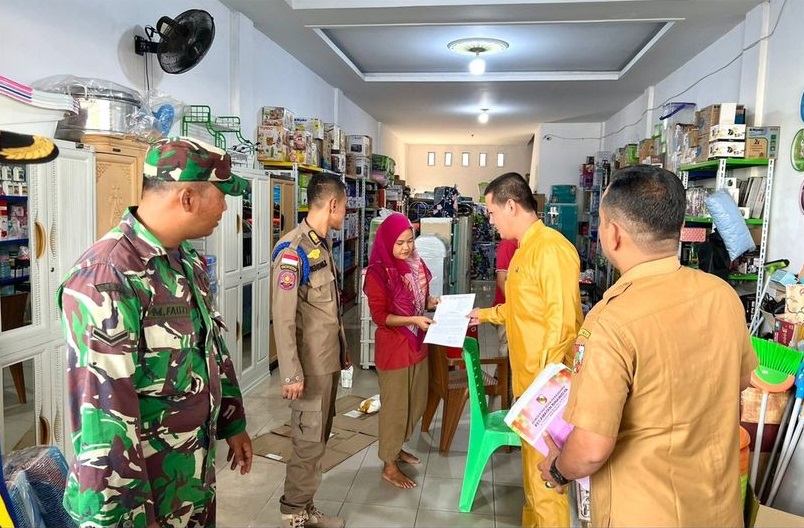 Camat Binawidya Ajak Warga Pasang Bendera untuk Meriahkan HUT RI ke-78