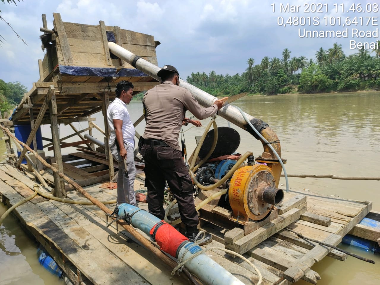 Patroli Rutin, Polsek Benai dan Pemerintah Desa kembali Temukan Dompeng di Aliran Sungai Batang Kuantan