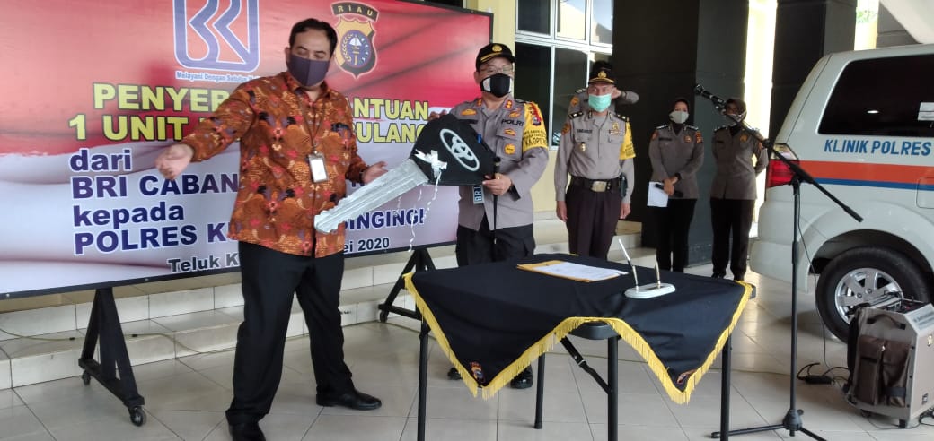 BRI Cabang Teluk Kuantan Serahkan Satu Unit Ambulance Kepada Polres Kuansing.