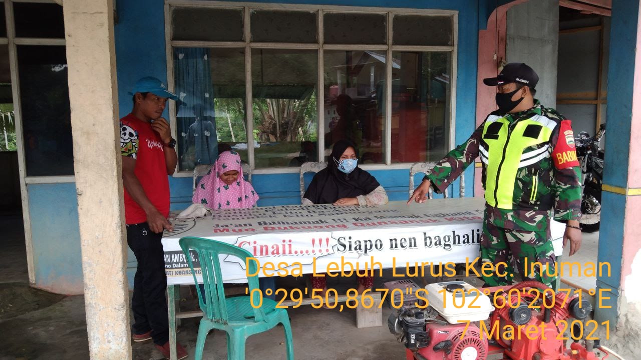 Untuk Memutus Mata Rantai Covid-19, Babinsa Koramil 06/Cerenti Dim 0302/Inhu Ingatkan  Penggunaan Masker