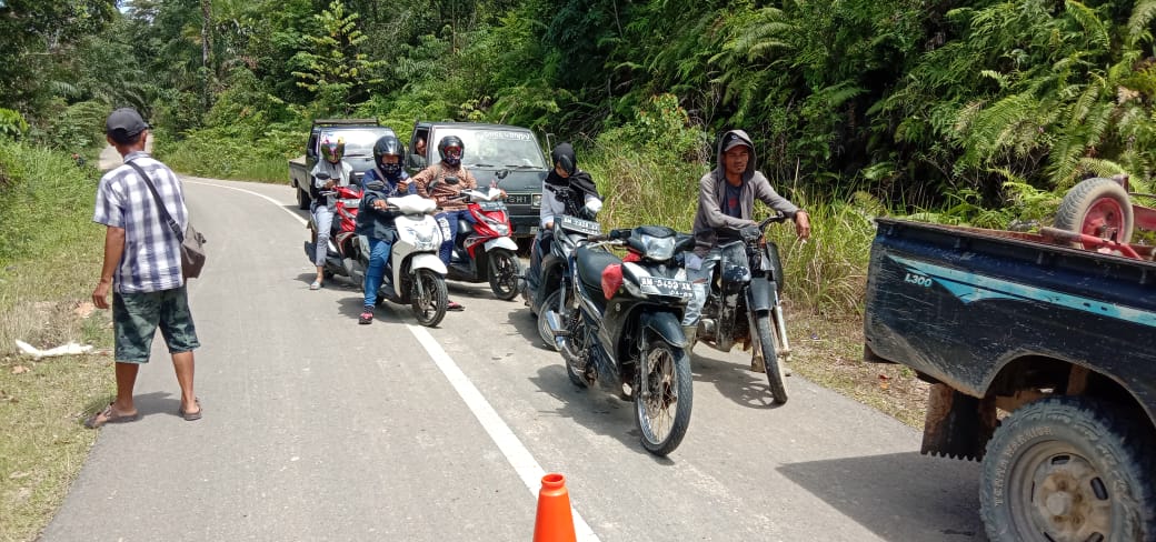 Bersama Polres Kuansing, Dan Pemkab Bencana Tanah Longsor Diatasi Dengan Tepat  Cepat Dan Tuntas