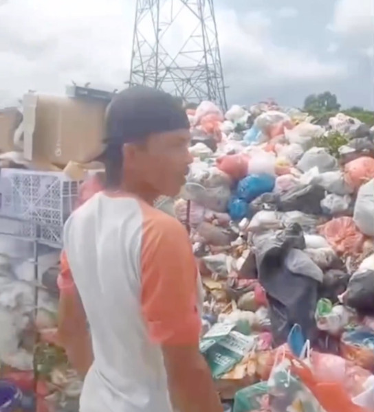 Tim GAKKUM DLHK Pekanbaru Tertibkan Bentor yang Lakukan Pelanggaran Pembuangan Sampah di Kecamatan Payung Sekaki