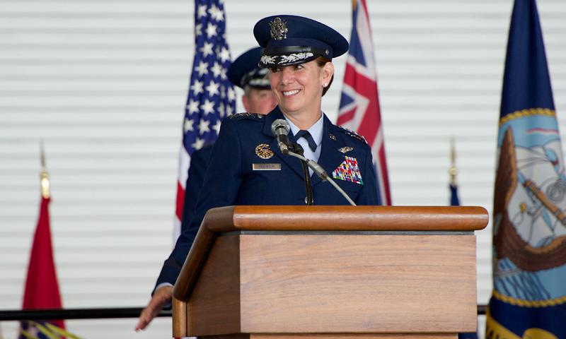 Jenderal Lori Robinson Jadi Wanita Pertama Pimpin Komando Militer AS