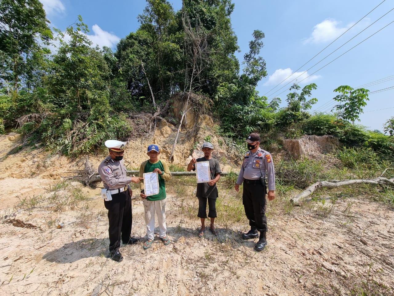 Gelar Patroli Karhutla, Polsek Pangkalan Kuras Kembali Sebarkan Maklumat Kapolda Riau