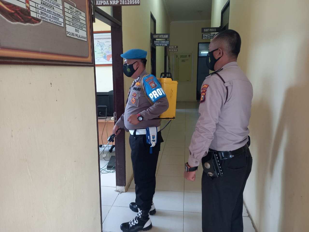 Polsek Pangkalan Lesung Lakukan Penyemprotan Disinfektan di Mako