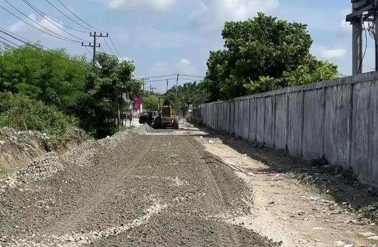 Perbaikan Overlay Jalan Bangau Sakti Selesai Akhir November Ini