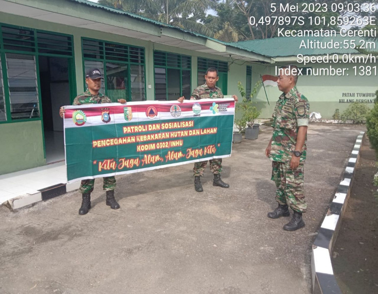 Babinsa Koramil 06/Cerenti Kodim 0302/Inhu di Desa Kompe Berangin Laksanakan Patroli Untuk Cegah Kebakaran Hutan Dan Lahan