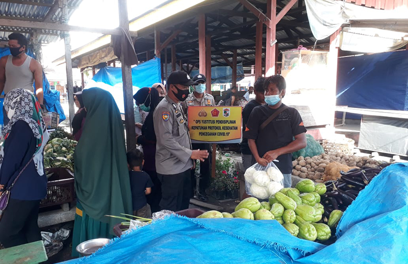Hambat Penyebaran Covid-19, Polsek Kuala Kampar Sosialisasi di Kelurahan Teluk Dalam