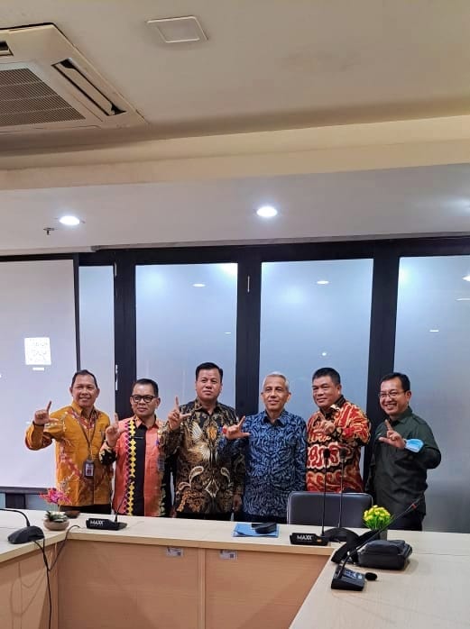 Perjuangkan Kayu Pembuatan Jalur, Plt Bupati Suhardiman Amby Temui Mentri Kehutanan