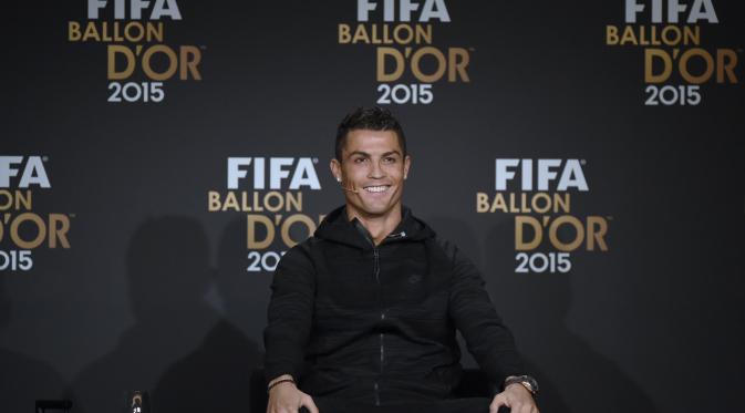 Benarkah Ronaldo Sudah Sepakat Gabung PSG Musim Depan?