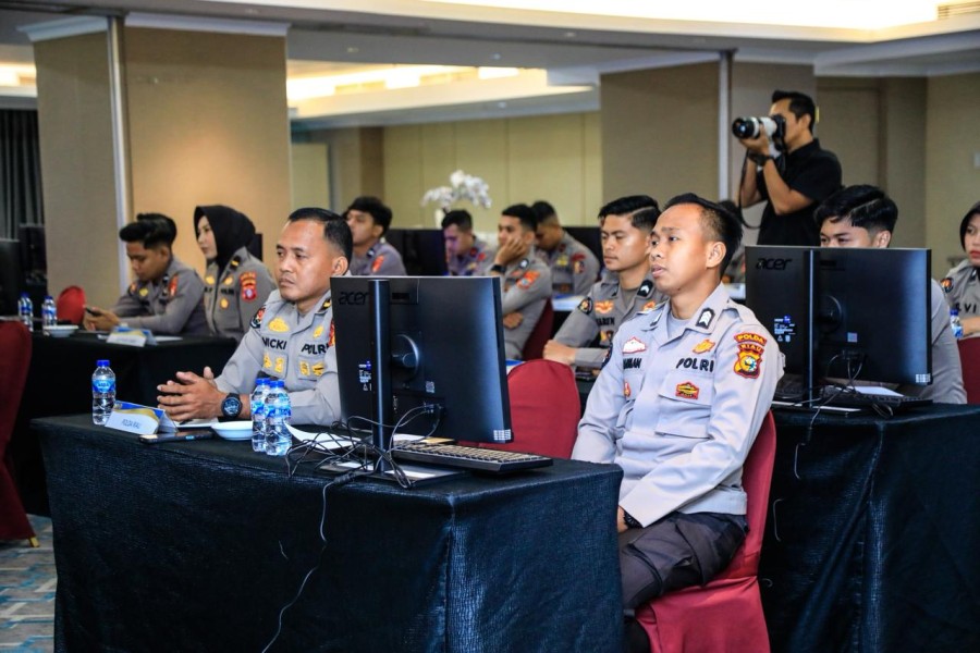 Dua Personel Bidhumas Polda Riau Ikuti Pelatihan Sistem Penerangan Masyarakat (SiPenmas) di Jakarta