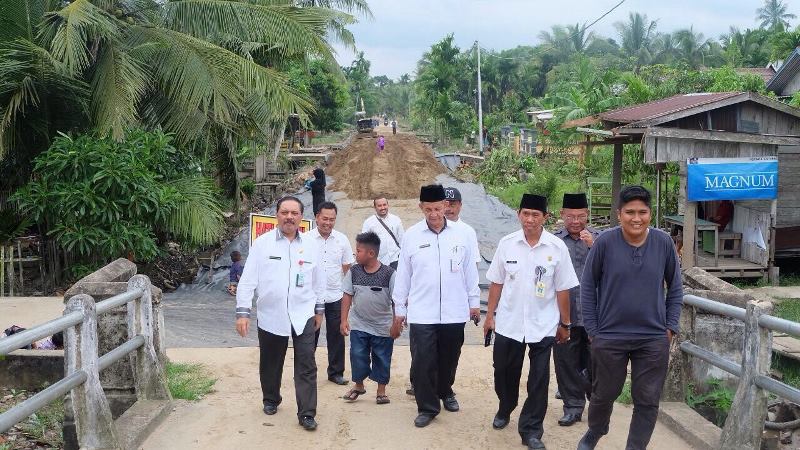 Said Syarifuddin Tinjau Pembangunan Ruas Jalan Teluk Pinang-Gaung Sepanjang 5 KM
