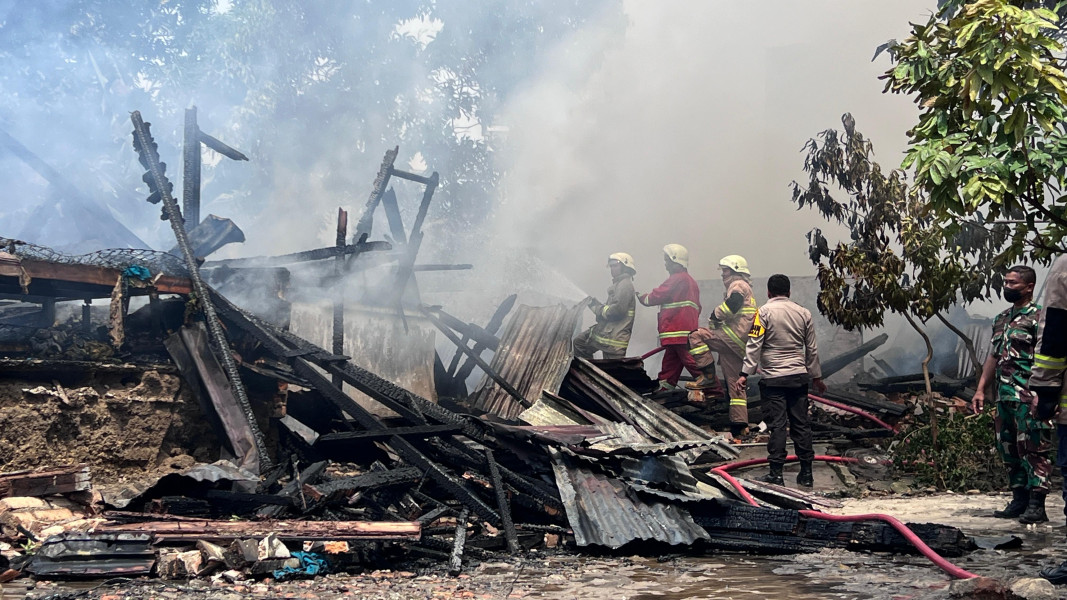 Lima Rumah di Jalan Cik Ditiro Ludes Dilalap Si Jago Merah