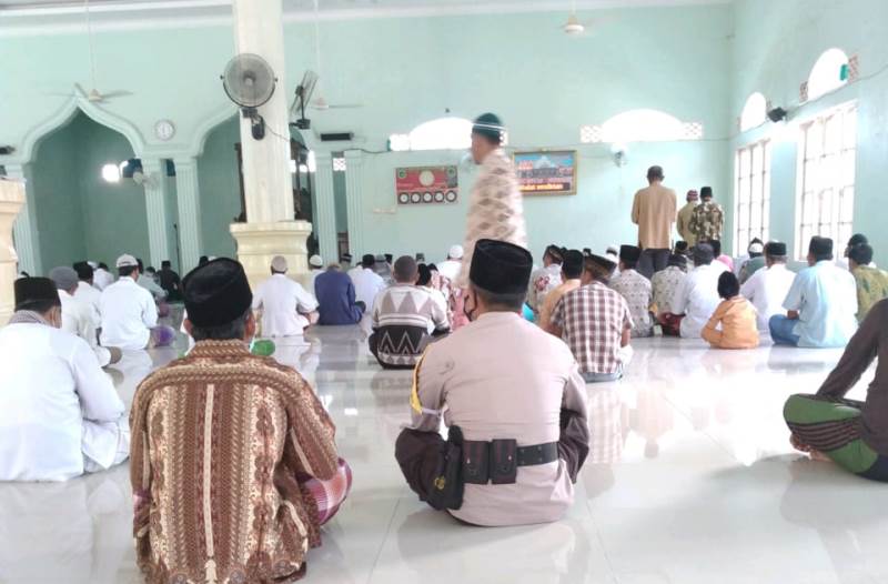 Dukung Tugas Polres Kuansing Cegah Penyebaran Covid-19, Khatib Shalat Jumat Sampaikan Pesan Patuhi Prokes 5M