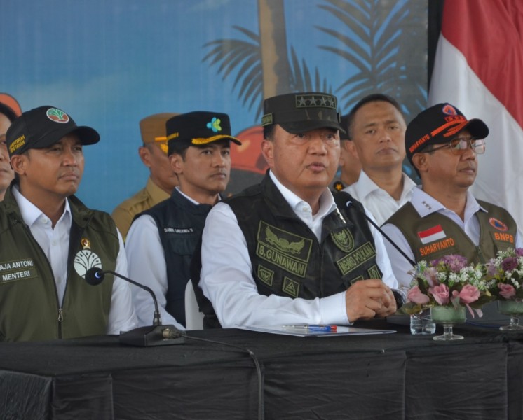 Riau Siaga Karhutla, Menkopolhukam Tekankan Sanksi Tegas dan Peran Swasta