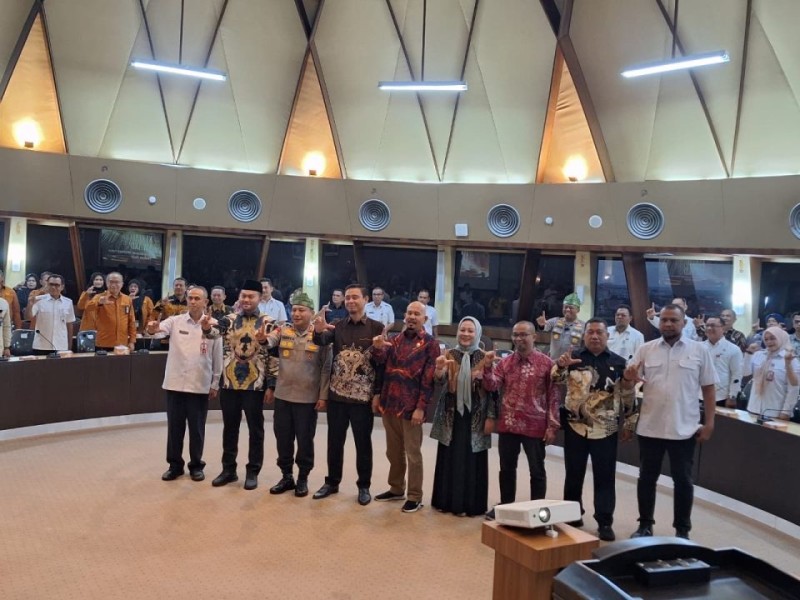 Pemkab Rohil Kembali Sabet Predikat Menuju Informatif Anugerah Keterbukaan Informasi Publik Riau 2025