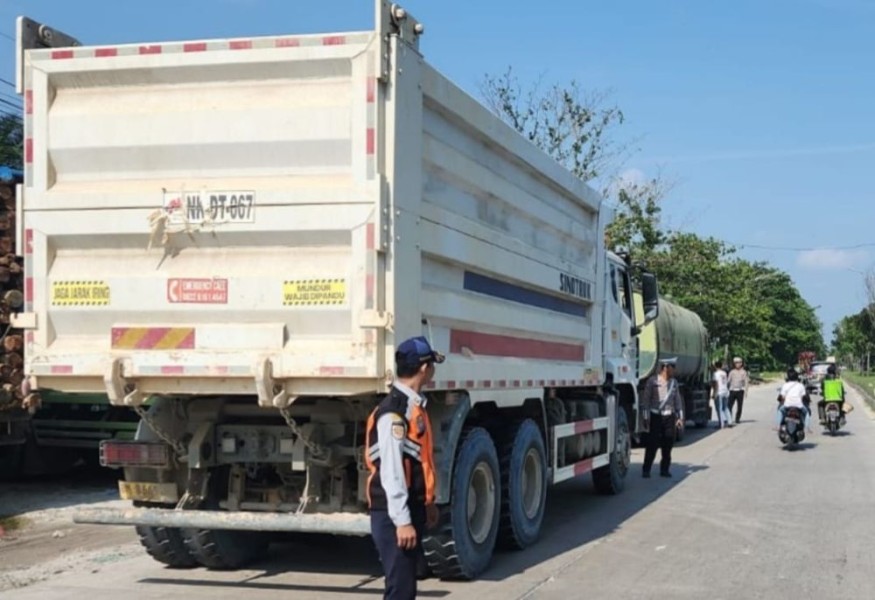 Langgar Jam Operasional, Truk ODOL Masih Berkeliaran di Pekanbaru