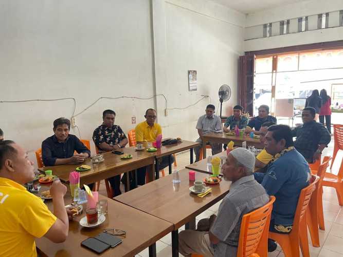 Polres Kuansing Gelar Jum'at Curhat Bersama Kepala Desa dan Tokoh Masyarakat Di Kecamatan Kuantan Tengah 