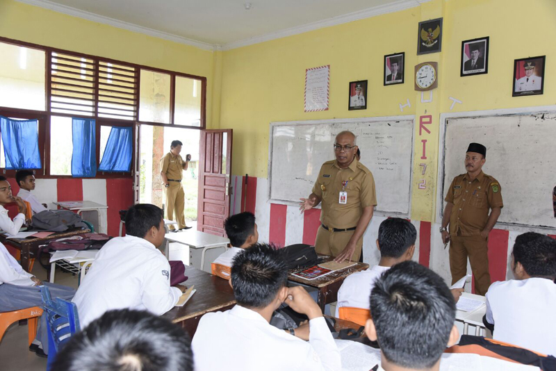 Pjs Bupati Inhil Berikan Motivasi Siswa SMAN 1 Tembilahan Kota