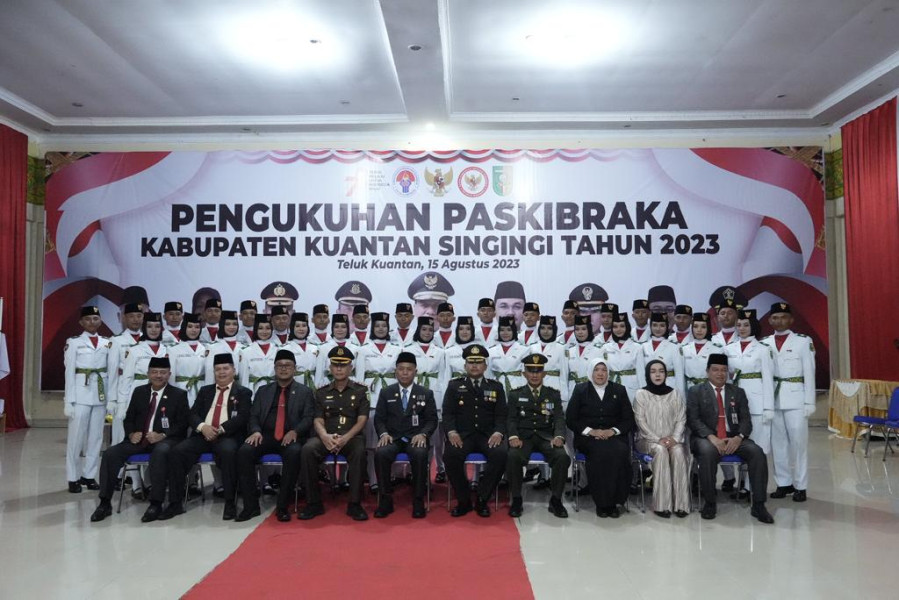 Kukuhkan Paskibraka Kabupaten  Bupati Minta Tunaikan Tugas Dengan Baik