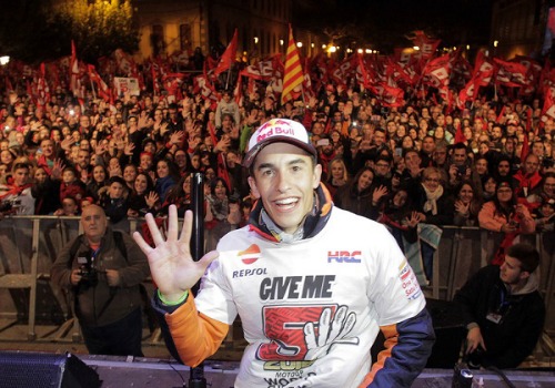 Nama Rossi Disebut-sebut di Perayaan Gelar Juara Dunia Marquez
