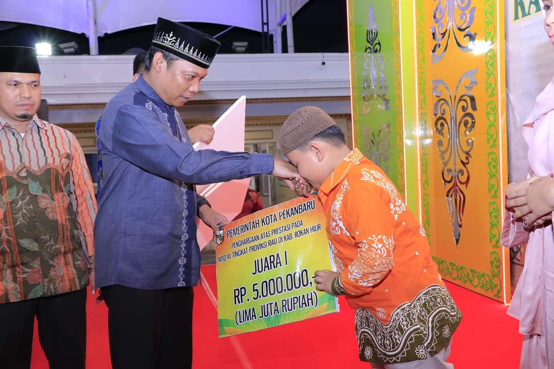 Pj Wali Kota Beri Bonus Kepada Juara MTQ