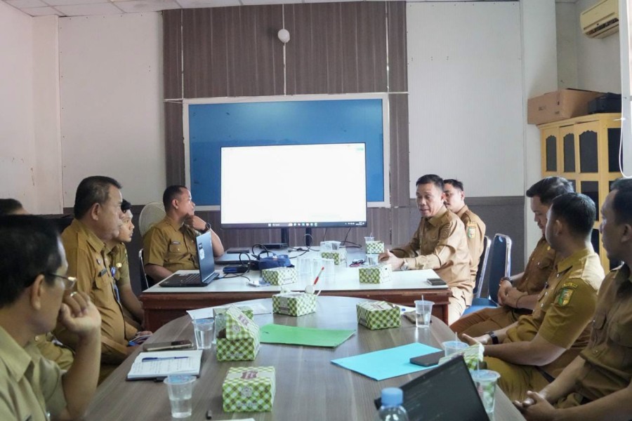 Perkuat Peran Kominfo;  Kadis Briefing Kabid Dan Staff