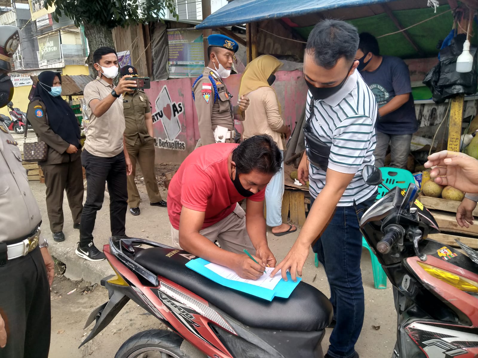 AKB, Polsek Pangkalan Kerinci Imbau Warga Tingkatkan Prokes