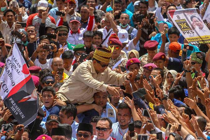 Di Hadapan Ribuan Warga Riau, Prabowo: Saya Tak Percaya Survei, Mereka Dibayar