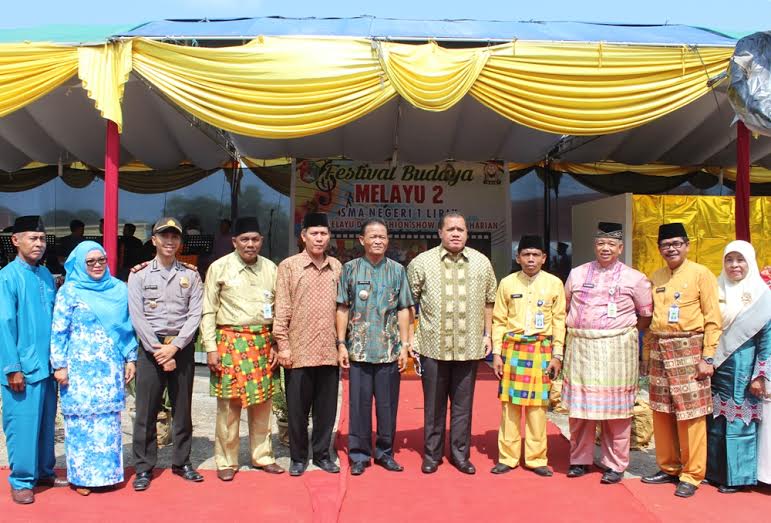 Dibuka, Festival Budaya Melayu II SMA 1 Lirik dapat Apresiasi Bupati Yopi